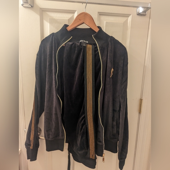 War Room Tracksuit New sz XL - Picture 4 of 5